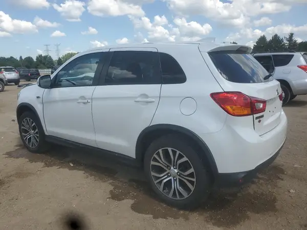 JA4AP3AU2HZ014017 2017 MITSUBISHI OUTLANDER - Image 2