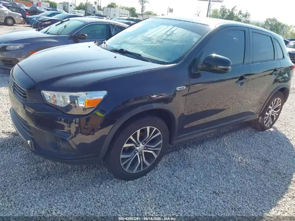 JA4AP3AU2HZ028161 2017 MITSUBISHI OUTLANDER - Image 2