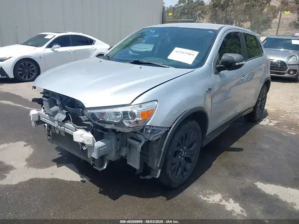 JA4AP3AU2HZ035000 2017 MITSUBISHI OUTLANDER - Image 2