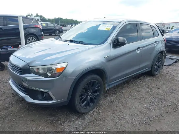 JA4AP3AU2HZ040648 2017 MITSUBISHI OUTLANDER - Image 2