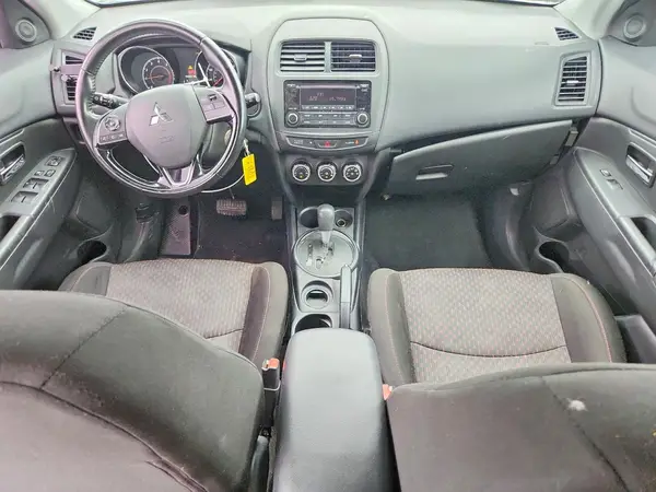 JA4AP3AU2HZ041914 2017 MITSUBISHI OUTLANDER - Image 8