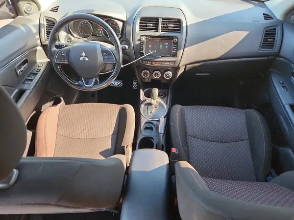JA4AP3AU2HZ042898 2017 MITSUBISHI OUTLANDER - Image 8