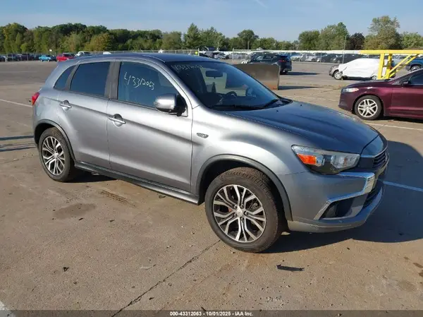 JA4AP3AU2HZ045090 2017 MITSUBISHI OUTLANDER - Image 1