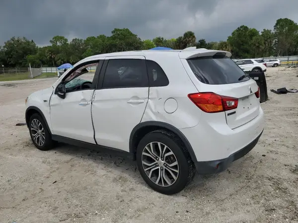 JA4AP3AU2HZ046725 2017 MITSUBISHI OUTLANDER - Image 2