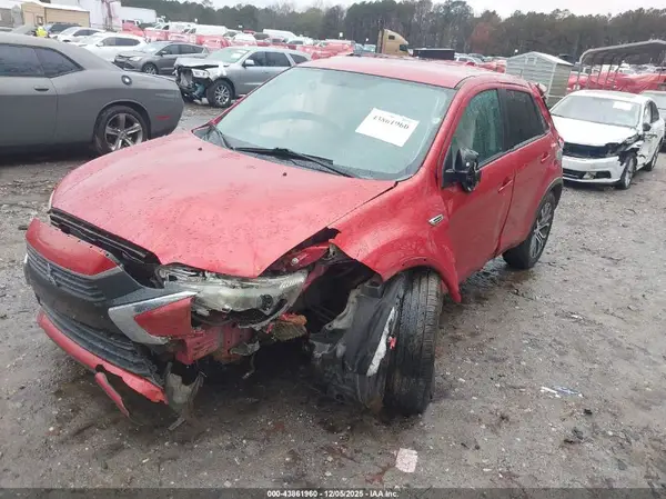 JA4AP3AU2HZ049429 2017 MITSUBISHI OUTLANDER - Image 2