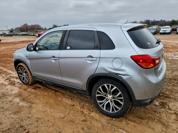JA4AP3AU2HZ053688 2017 MITSUBISHI OUTLANDER - Image 2