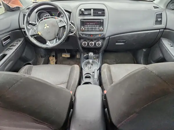 JA4AP3AU2HZ053688 2017 MITSUBISHI OUTLANDER - Image 8