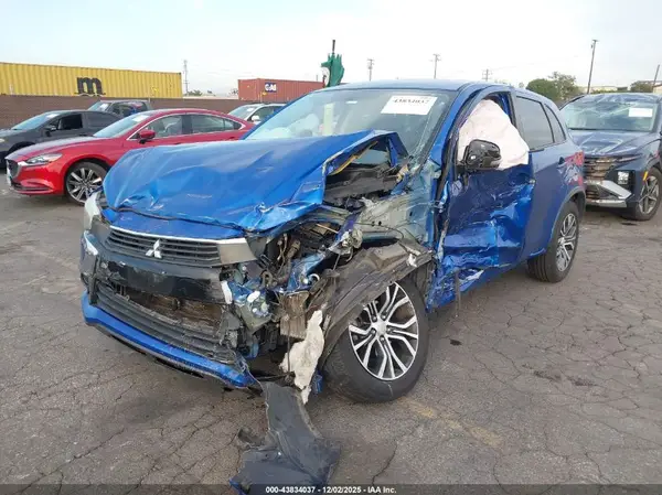 JA4AP3AU2HZ056087 2017 MITSUBISHI OUTLANDER - Image 2