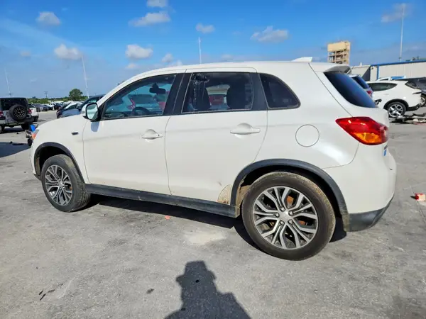 JA4AP3AU2HZ058695 2017 MITSUBISHI OUTLANDER - Image 2