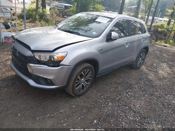 JA4AP3AU2HZ058857 2017 MITSUBISHI OUTLANDER - Image 2