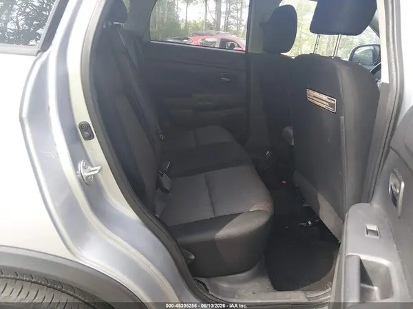 JA4AP3AU2HZ058857 2017 MITSUBISHI OUTLANDER - Image 8