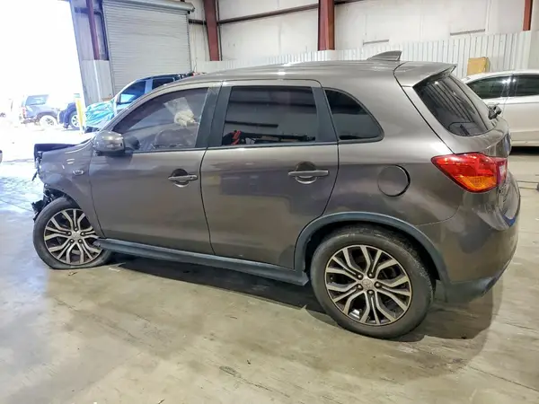 JA4AP3AU2HZ069907 2017 MITSUBISHI OUTLANDER - Image 2