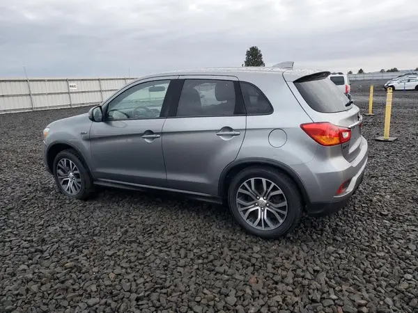 JA4AP3AU2JU003036 2018 MITSUBISHI OUTLANDER - Image 2