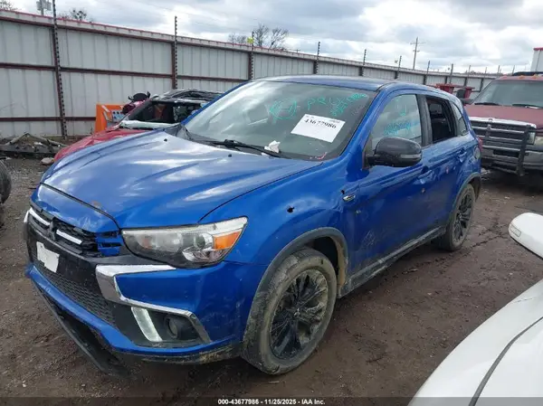 JA4AP3AU2JU004946 2018 MITSUBISHI OUTLANDER - Image 2
