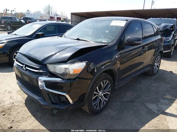 JA4AP3AU2JU005661 2018 MITSUBISHI OUTLANDER - Image 2