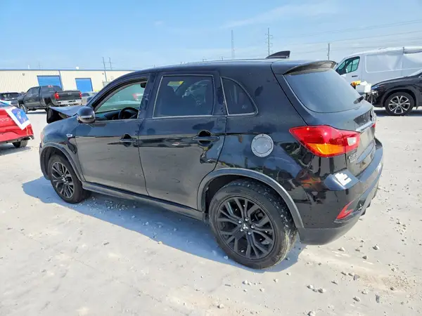 JA4AP3AU2JU008494 2018 MITSUBISHI OUTLANDER - Image 2