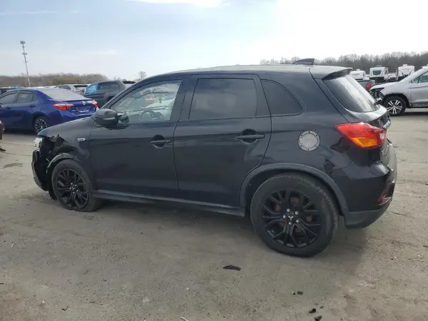 JA4AP3AU2JU009225 2018 MITSUBISHI OUTLANDER - Image 2