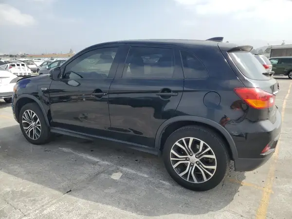 JA4AP3AU2JU009841 2018 MITSUBISHI OUTLANDER - Image 2