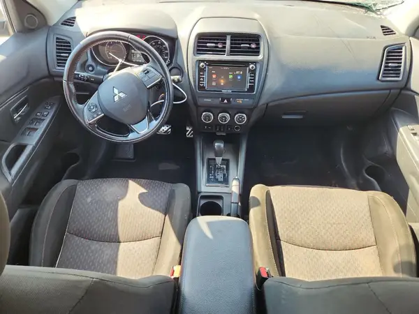JA4AP3AU2JU010519 2018 MITSUBISHI OUTLANDER - Image 8