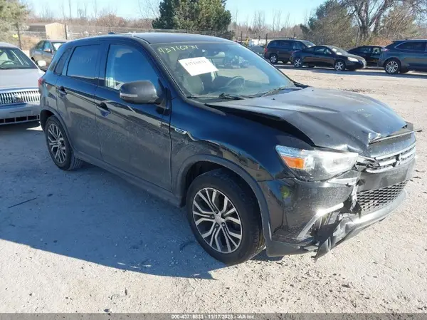 JA4AP3AU2JU010584 2018 MITSUBISHI OUTLANDER - Image 1