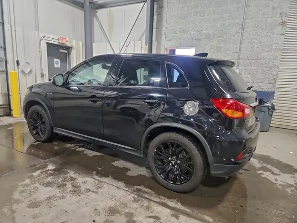 JA4AP3AU2JU016319 2018 MITSUBISHI OUTLANDER - Image 2