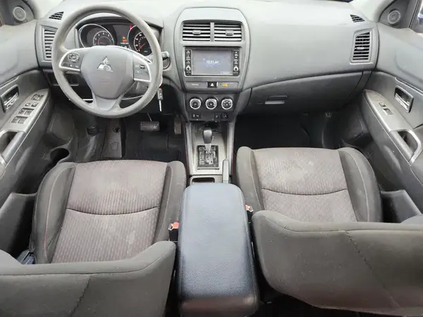 JA4AP3AU2JU018037 2018 MITSUBISHI OUTLANDER - Image 8