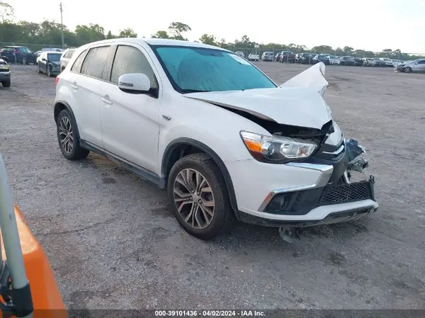 JA4AP3AU2JU023447 2018 MITSUBISHI OUTLANDER - Image 1