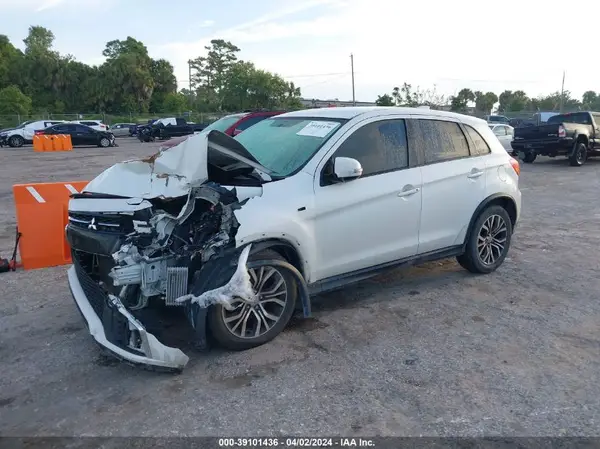 JA4AP3AU2JU023447 2018 MITSUBISHI OUTLANDER - Image 2
