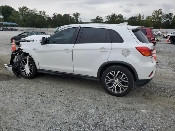 JA4AP3AU2JU023724 2018 MITSUBISHI OUTLANDER - Image 2