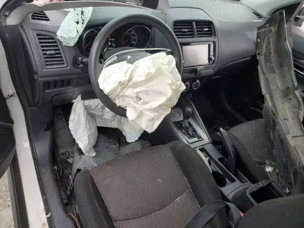 JA4AP3AU2JU023724 2018 MITSUBISHI OUTLANDER - Image 8