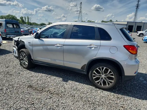 JA4AP3AU2JU023870 2018 MITSUBISHI OUTLANDER - Image 2