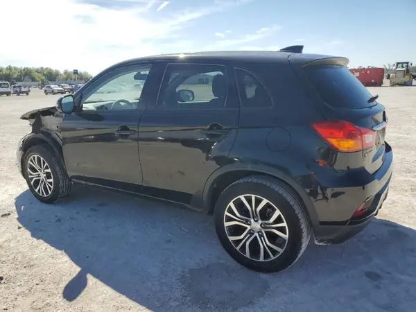 JA4AP3AU2JU023903 2018 MITSUBISHI OUTLANDER - Image 2