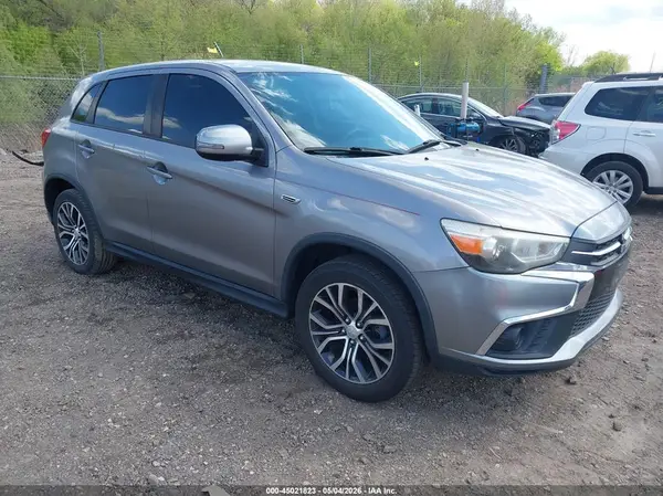 JA4AP3AU2JU023920 2018 MITSUBISHI OUTLANDER - Image 1