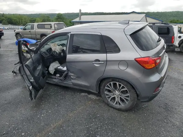 JA4AP3AU2JU024114 2018 MITSUBISHI OUTLANDER - Image 2
