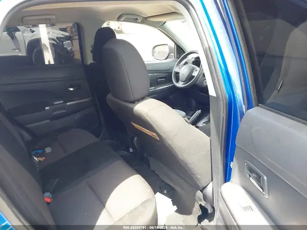 JA4AP3AU2JZ013584 2018 MITSUBISHI OUTLANDER - Image 8