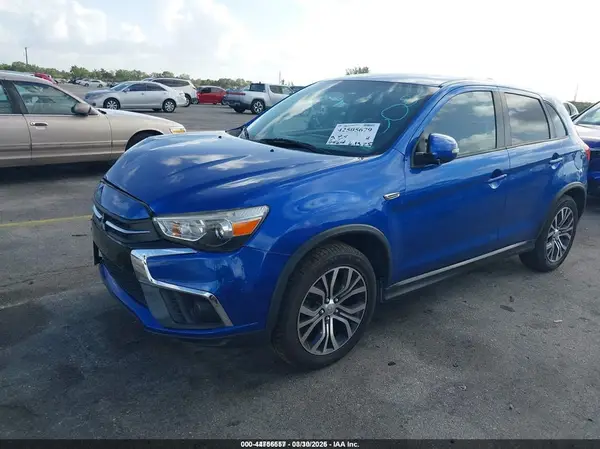 JA4AP3AU2JZ017926 2018 MITSUBISHI OUTLANDER - Image 2