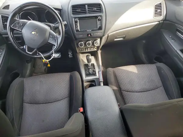 JA4AP3AU2JZ021720 2018 MITSUBISHI OUTLANDER - Image 8