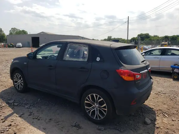 JA4AP3AU2KU001465 2019 MITSUBISHI OUTLANDER - Image 2