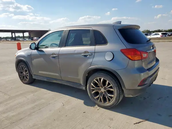 JA4AP3AU2KU002289 2019 MITSUBISHI OUTLANDER - Image 2