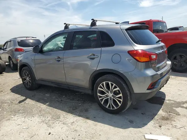 JA4AP3AU2KU002681 2019 MITSUBISHI OUTLANDER - Image 2