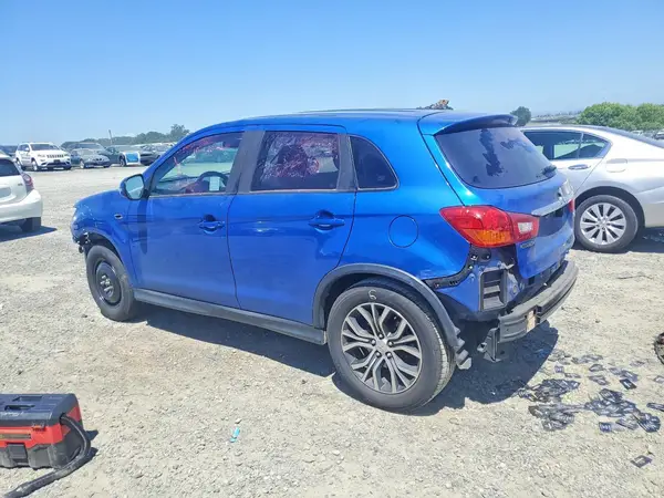 JA4AP3AU2KU007881 2019 MITSUBISHI OUTLANDER - Image 2