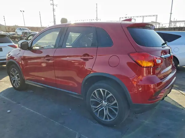 JA4AP3AU2KU031646 2019 MITSUBISHI OUTLANDER - Image 2