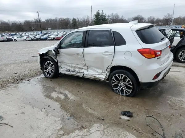 JA4AP3AU2KU031906 2019 MITSUBISHI OUTLANDER - Image 2