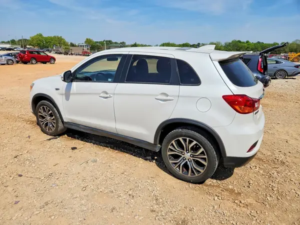JA4AP3AU2KU033218 2019 MITSUBISHI OUTLANDER - Image 2