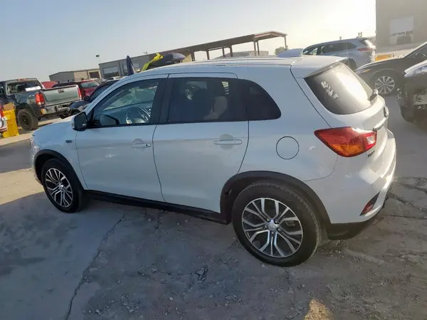 JA4AP3AU2KU034692 2019 MITSUBISHI OUTLANDER - Image 2