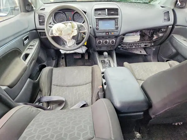JA4AP3AU2LU006716 2020 MITSUBISHI OUTLANDER - Image 8