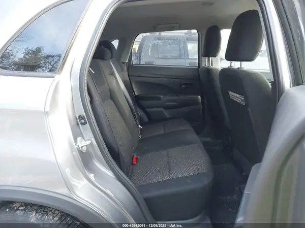 JA4AP3AU3GZ061071 2016 MITSUBISHI OUTLANDER - Image 8
