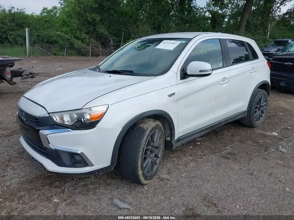 JA4AP3AU3HZ000577 2017 MITSUBISHI OUTLANDER - Image 2