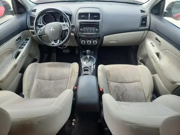 JA4AP3AU3HZ000630 2017 MITSUBISHI OUTLANDER - Image 8