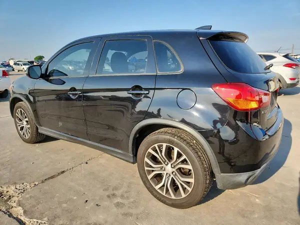 JA4AP3AU3HZ002779 2017 MITSUBISHI OUTLANDER - Image 2